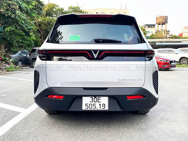 Cho thuê xe điện 7 chỗ màu trắng bạc