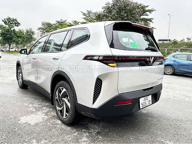 Thuê xe điện 7 chỗ Vinfast theo ngày