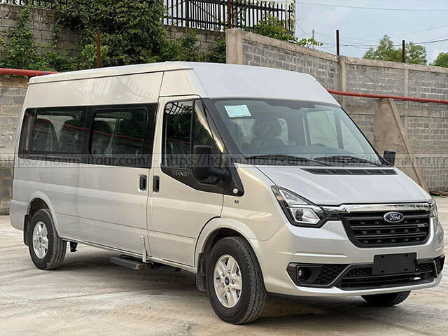Thuê xe Ford Transit đời 2023 theo tháng