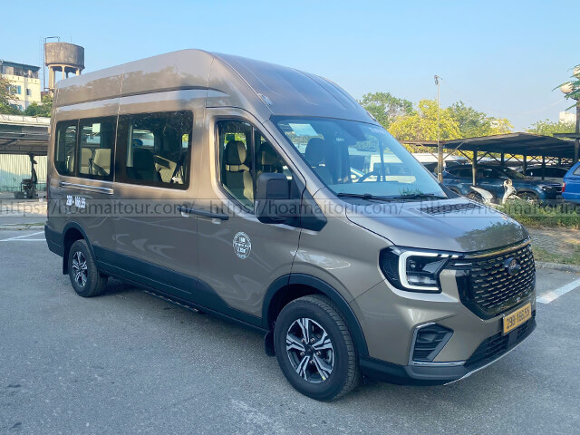 Thuê xe tháng Transit đời 2024 màu xám