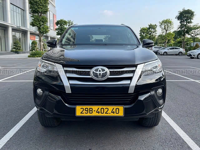 cho-thue-xe-7-cho-fortuner-mau-den-bks-30a-97345