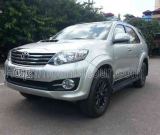 cho thuê xe cưới 7 chỗ  Fotuner