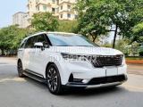 Cho thuê xe 7 chỗ Kia Carnival màu trắng cao cấp