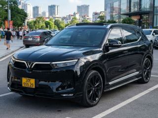 Cho thuê xe 7 chỗ | Cho thuê xe 7 chỗ VinFast VF9 màu đen