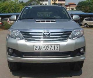 Cho thuê xe cưới 7 chỗ | cần thuê xe cưới 7 chỗ Fotuner tại Hà Nội 